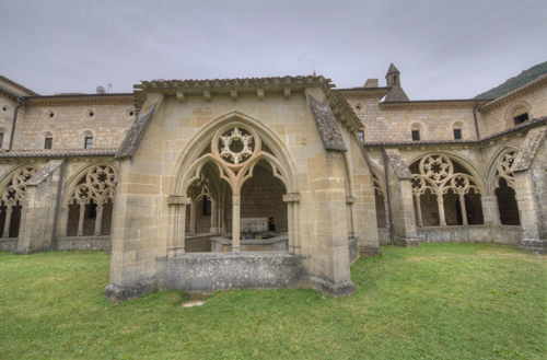 Lavatorio vista exterior en el claustro de Irantzu